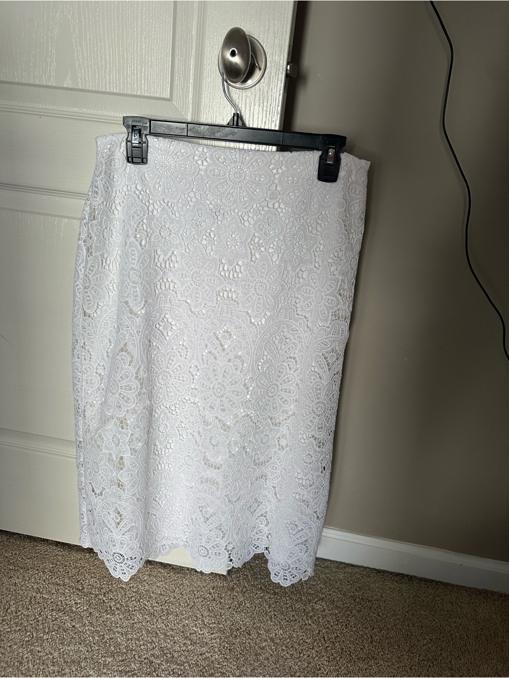 Abercrombie & Fitch White lace skirt with Scalloped Hem